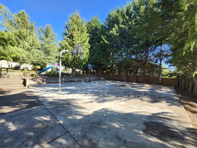 Building Photo - 1598 Seasons Ln NW