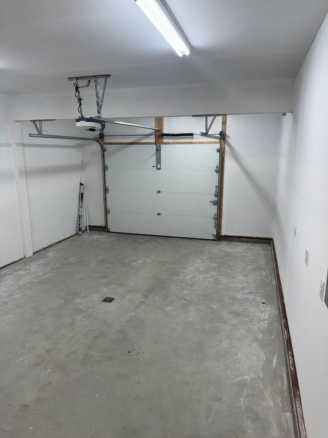 Building Photo - Brand new construction 3 bed near JBER