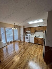 Building Photo - 307 W A 144