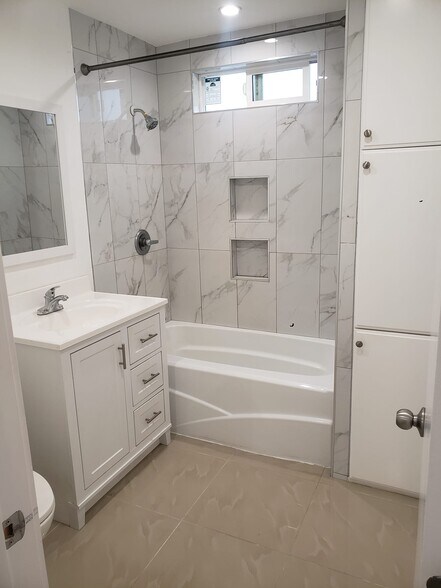 Building Photo - 4326 W 163rd St