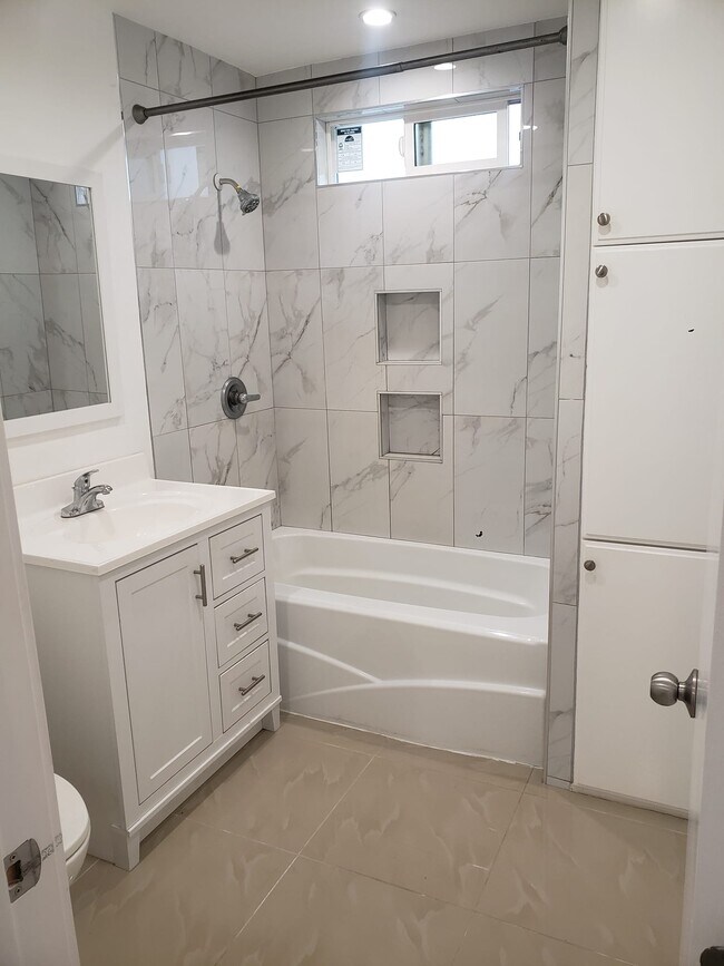 Building Photo - 4326 W 163rd St