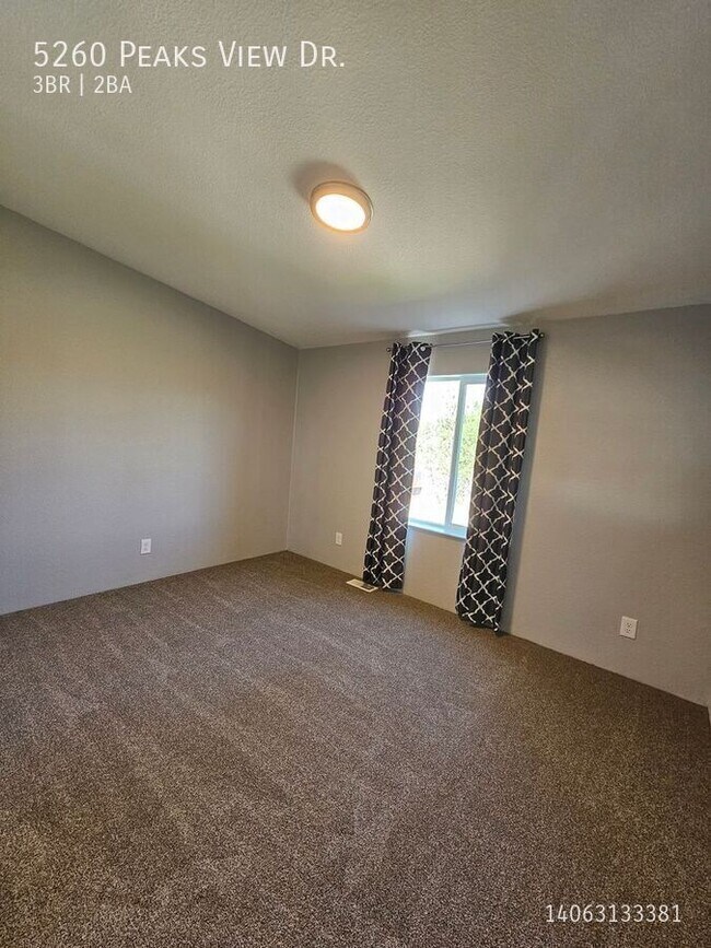Building Photo - 5260 Peaks View Dr
