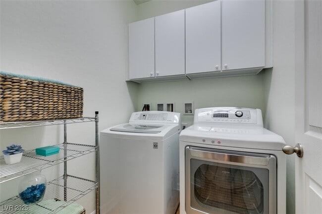 Building Photo - 2617 Courgette Way