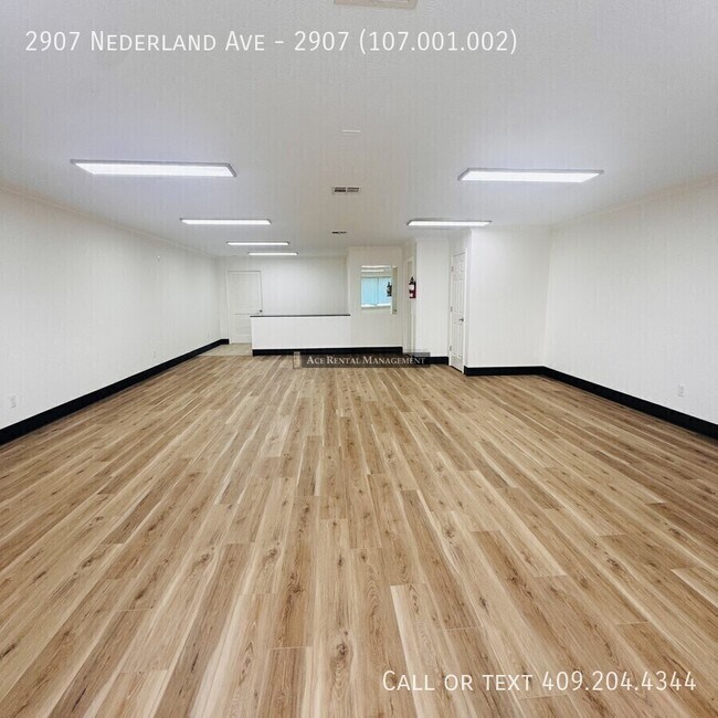 Building Photo - 2907 Nederland Ave