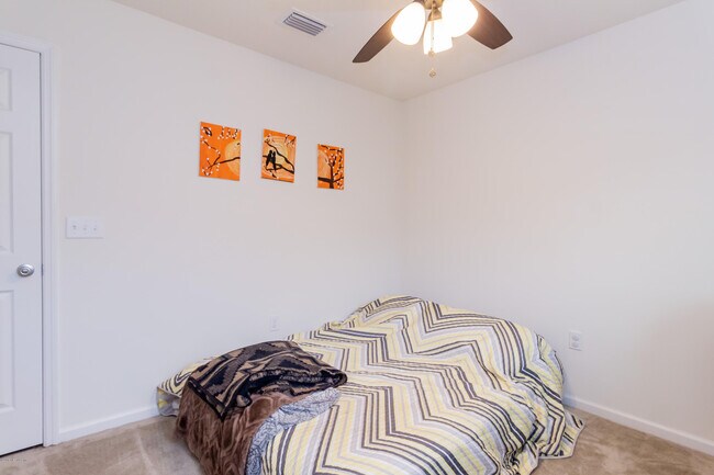 Building Photo - 7634 Fanning Dr