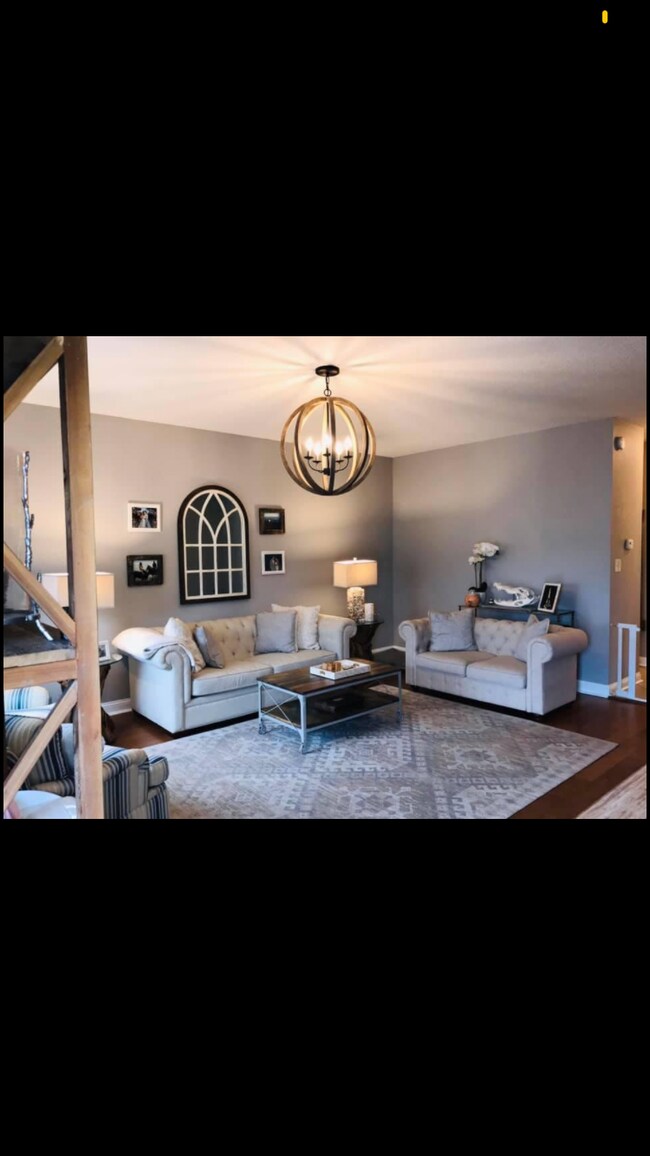 Building Photo - 337 Laurel Oak Ln