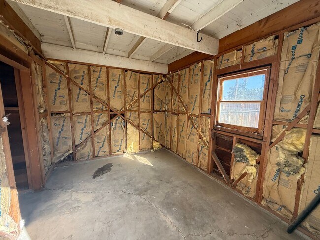 Building Photo - 334 B St