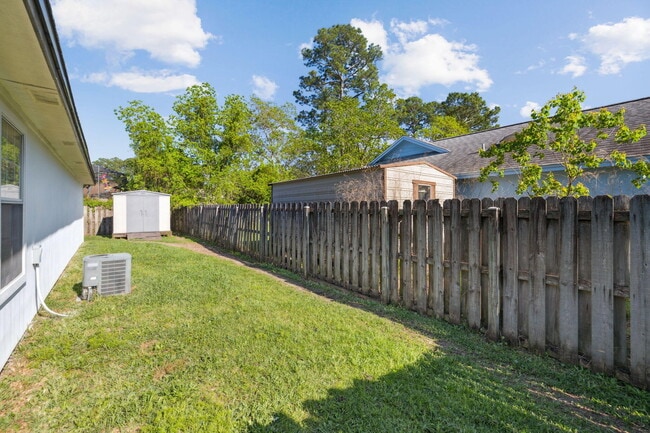 Building Photo - 1517 Kruse Dr