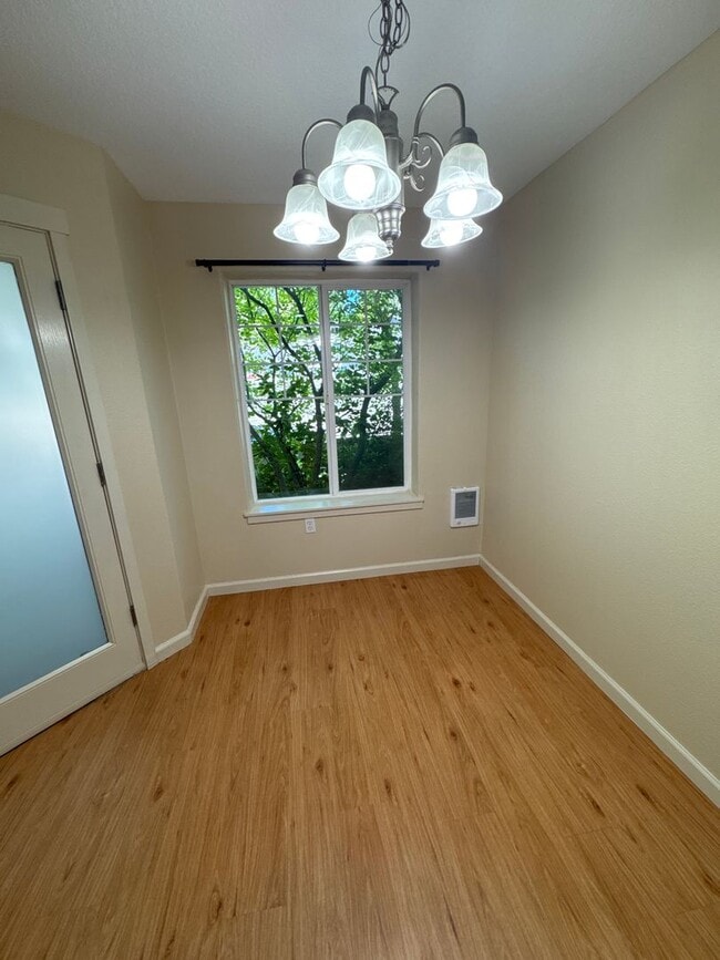 Building Photo - Beautiful 1 Bedroom 1 Bath Condo Located in Grand Oaks!
