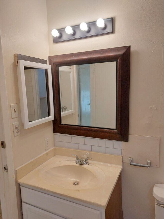 Building Photo - Alnwick Duplex #1