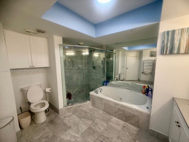 Building Photo - 3640 Yacht Club Dr