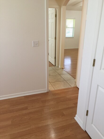 Building Photo - 3321 India Palm Dr