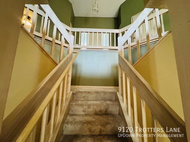 Building Photo - 9120 Trotters Ln