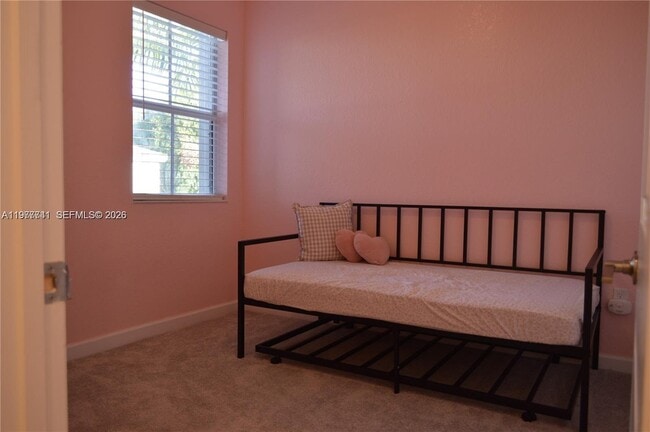 Building Photo - 1522 SE 26th Ter