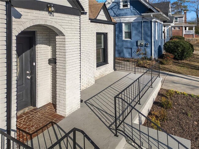 Building Photo - 1639 Stokes Ave SW