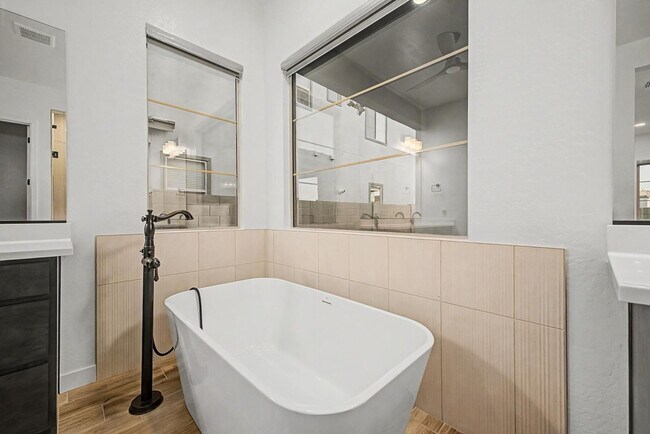 Building Photo - 1277 E Tonto Dr