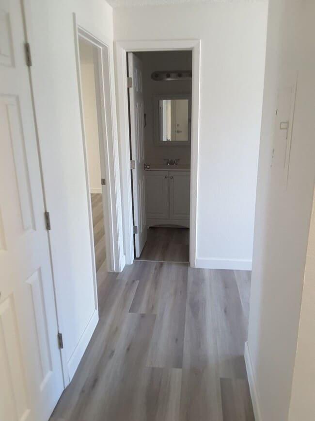 Building Photo - NEWLY REMODELED, SPACIOUS 2 BEDROOM 1 BATH CONDO IN WILDCREEK GARDENS