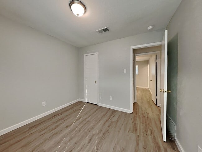 Building Photo - Remodeled 4-Bed, 2-Bath Home with Fenced Backyard in Mesquite, TX