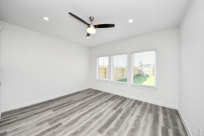 Building Photo - 10326 Penryn Frst Trl