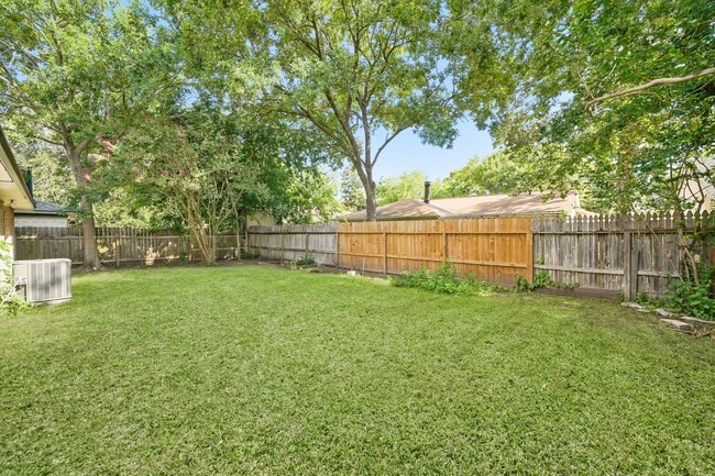 Building Photo - 6811 Blue Ridge Dr