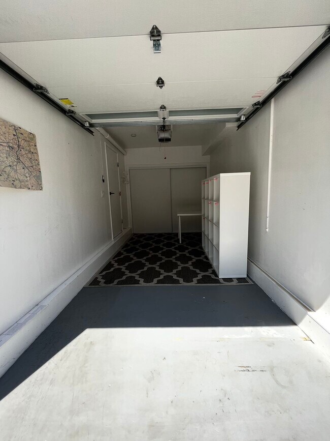 Building Photo - 580 Vista Ave