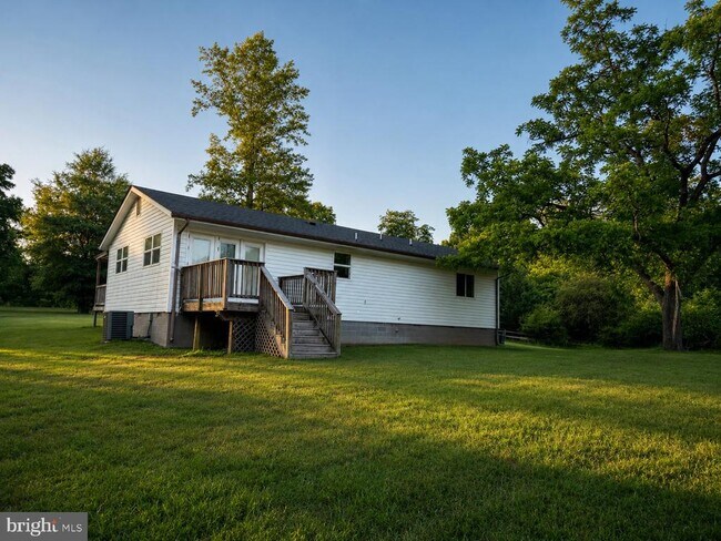 Building Photo - 235 Quarry Rd