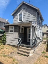 Building Photo - Fallowfield Ave Duplex