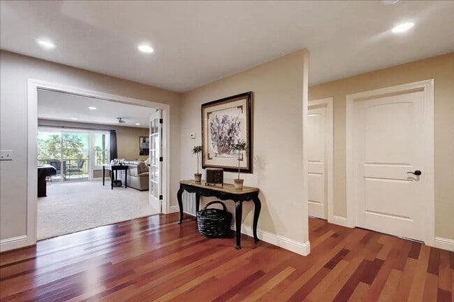Building Photo - Lake View, 5 bedroom, 3 bath home in gated...