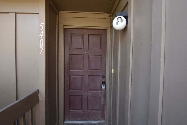 Primary Photo - 5407 Pine Creek Dr