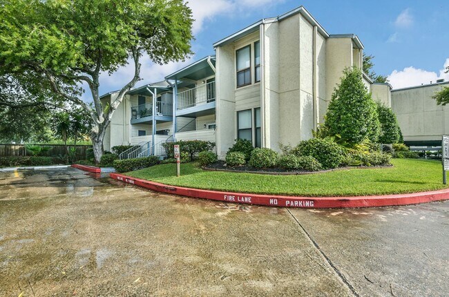 Building Photo - 4001 E NASA Pkwy