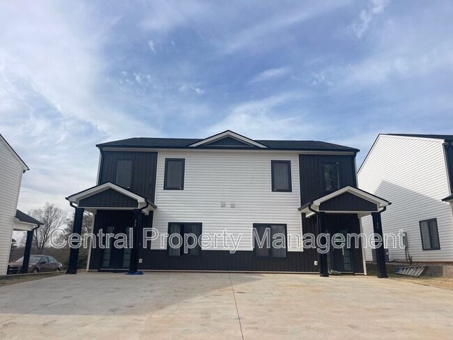 Building Photo - 30 Beverly Hills Dr