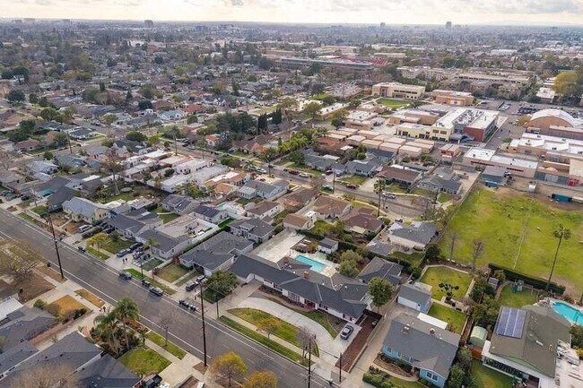 Building Photo - 590 N Cambridge St