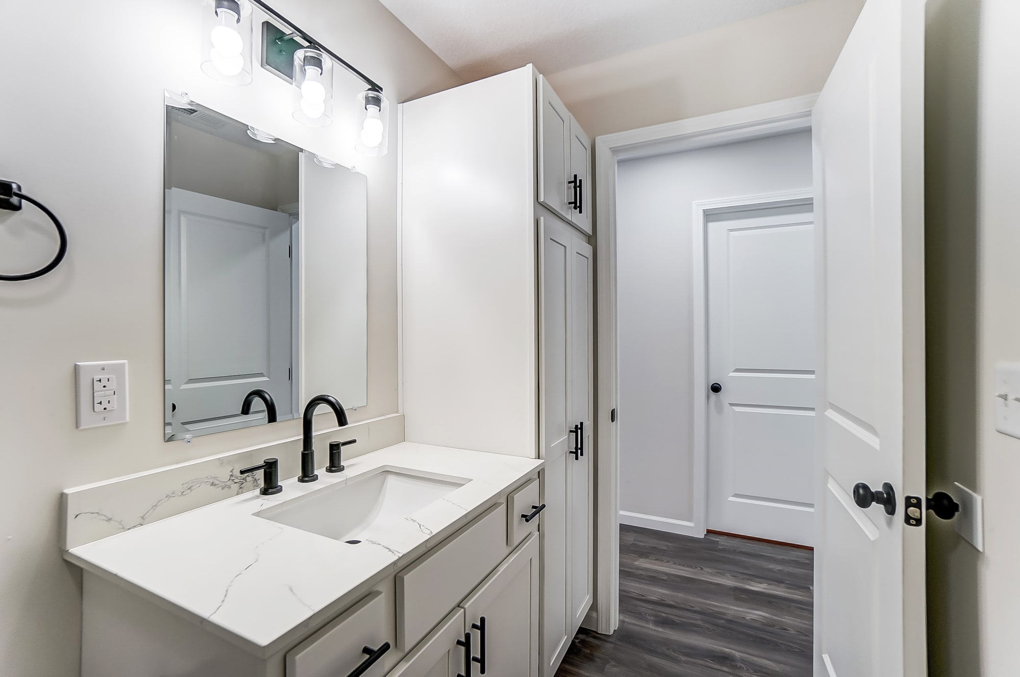 Building Photo - 1432 W Elm St