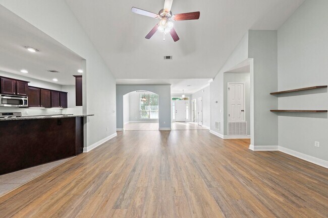 Building Photo - Luxury home in a premier neighborhood!