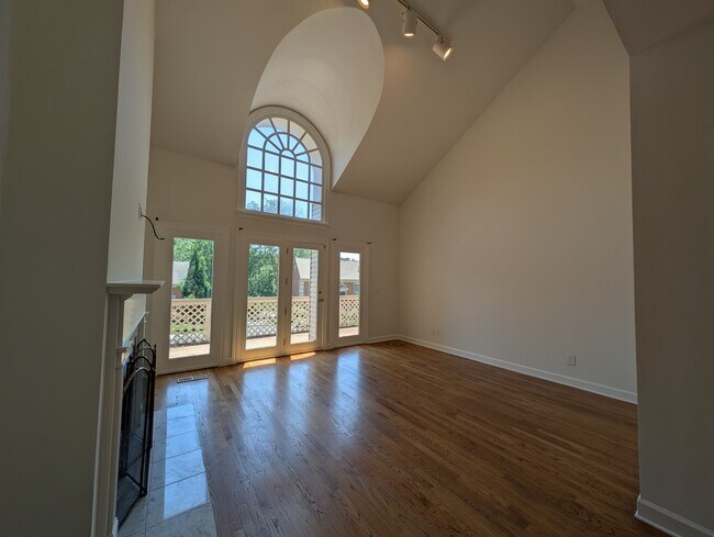 Building Photo - 407 Clairton Ct