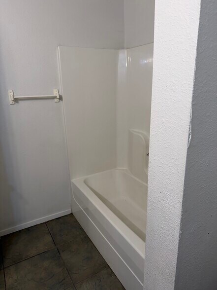 Building Photo - 212 Boston Ave