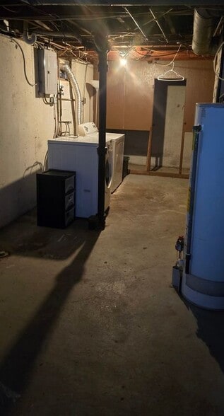 Building Photo - 18433 Fox