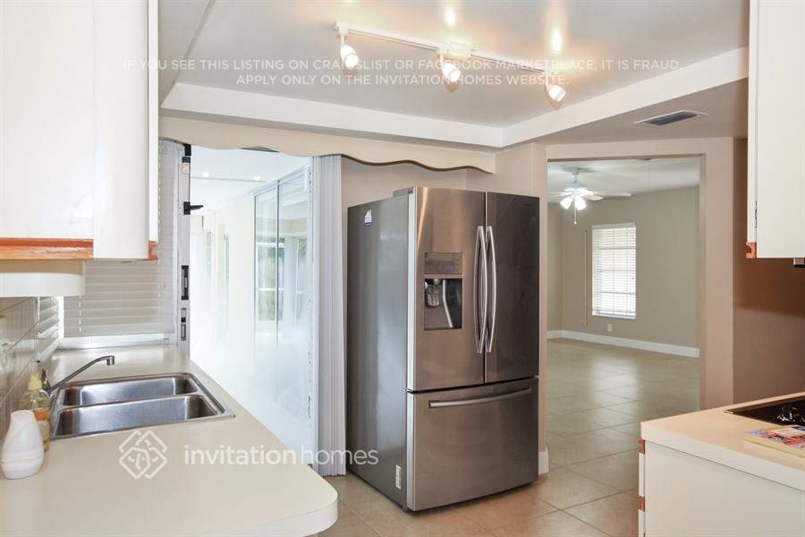 Building Photo - 1250 SW 9th Terrace