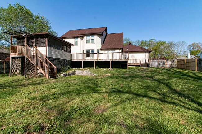 Building Photo - 1122 Rosebrook Dr