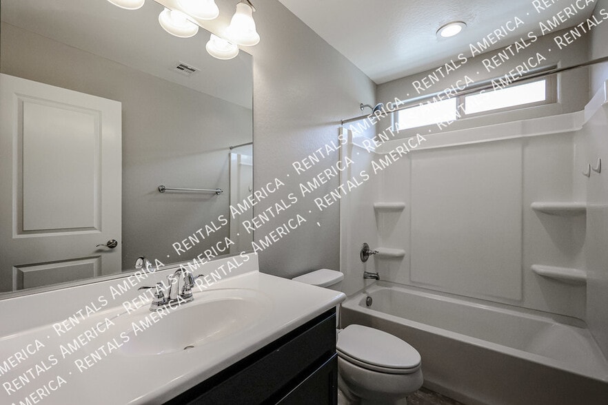 Building Photo - 263 N 69th Pl