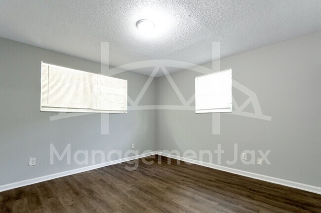 Building Photo - 3362 Lowell Ave
