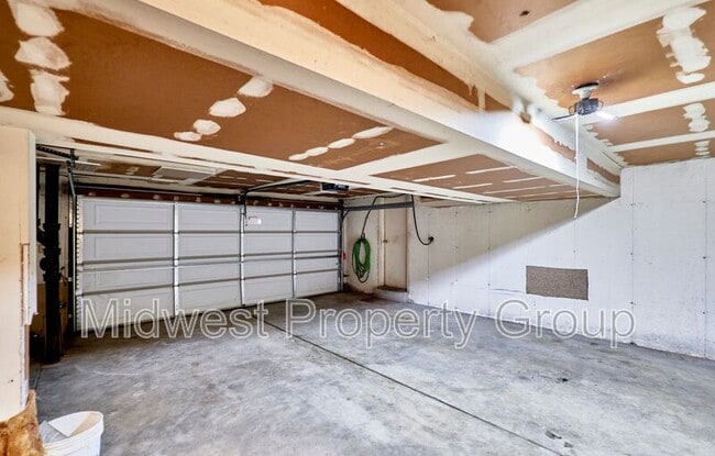 Building Photo - 6681 Chesapeake Dr