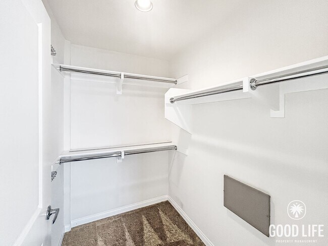 Building Photo - Stunning 2B/2BA Pacific Beach Condo w/ Parking & Few Blocks from Beach!