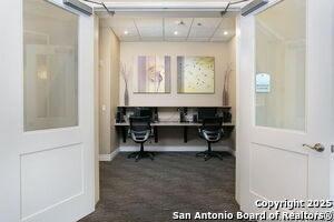 Building Photo - 215 Center St