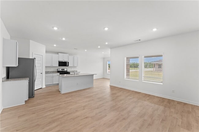 Building Photo - 3060 Laredo Ln