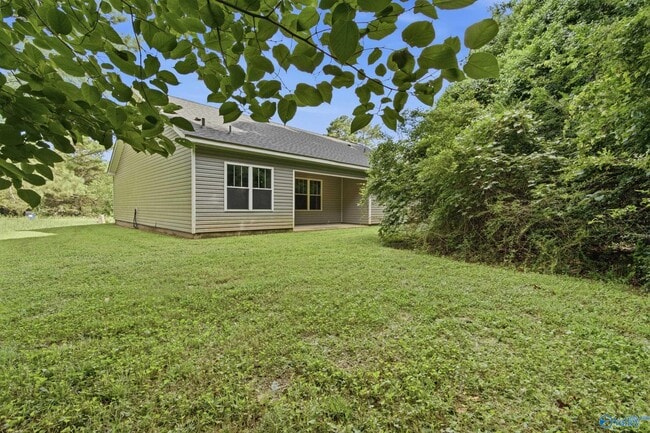 Building Photo - 6415 Flo Dr NW