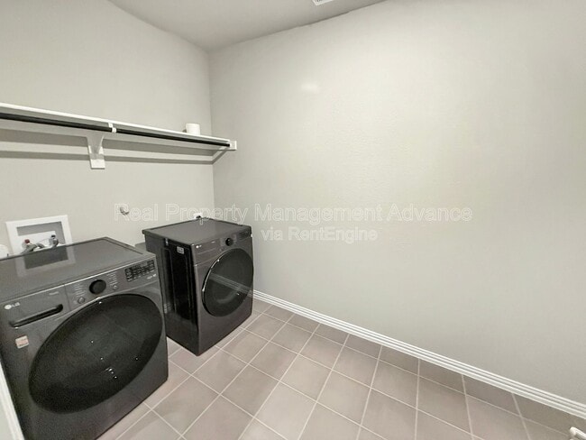 Building Photo - 615 Tribble Dr