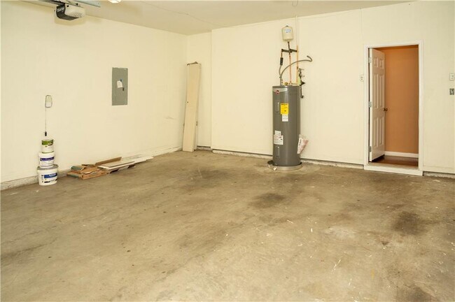 Building Photo - 2581 Southhaven Ln