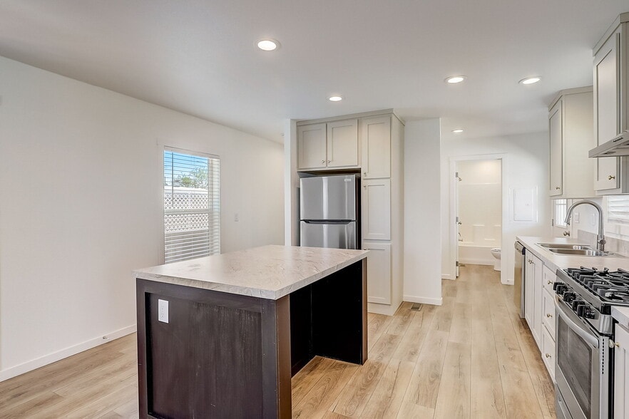 Building Photo - 2627 S Lamb Blvd