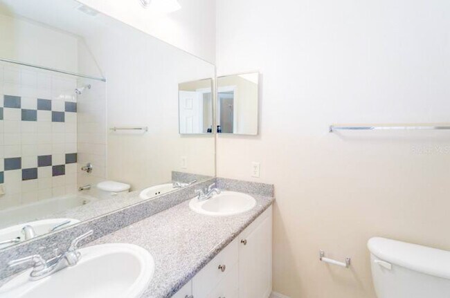 Building Photo - 7560 Plantation Cir